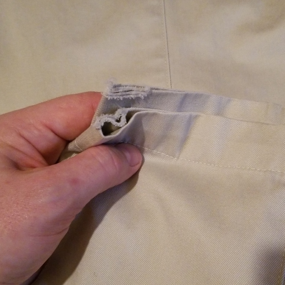 Dockers - Picture 3 of 5